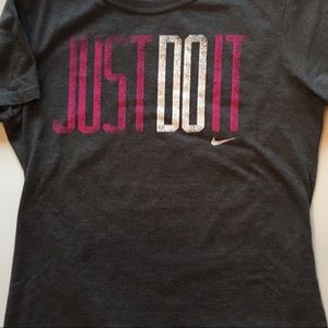 Nike T-SHIRT